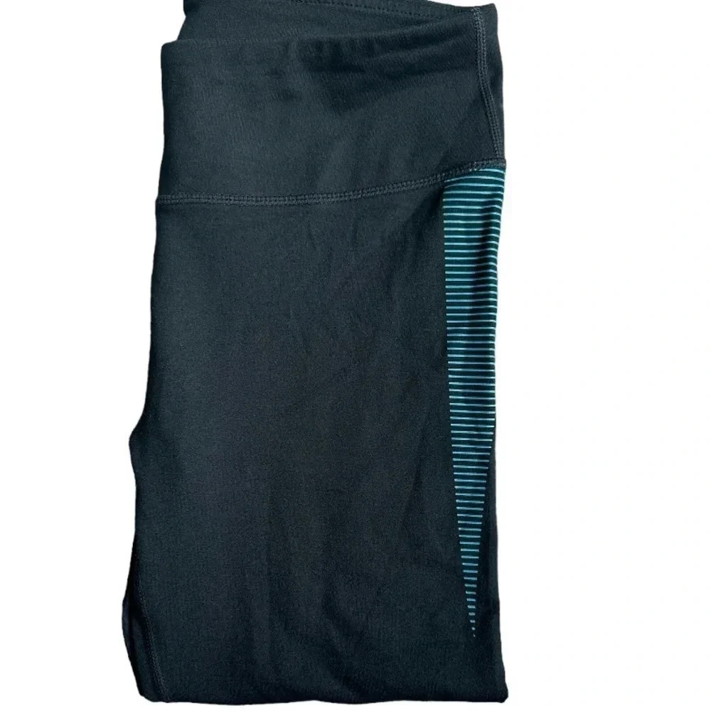 Fabletics Salar Capris - Picture 2 of 9